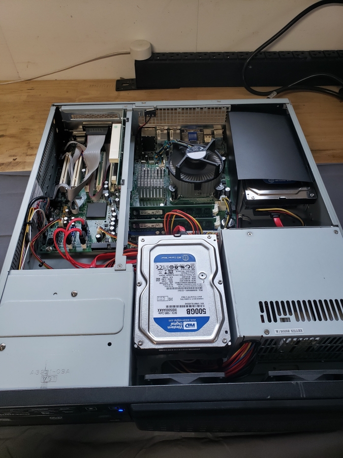 SuperLogics DFI BL600-DR Custom 2U Rack Server 2.66GHz; 4GB; 2x500GB HDD; SN:221200028/026, photo 6 of 11