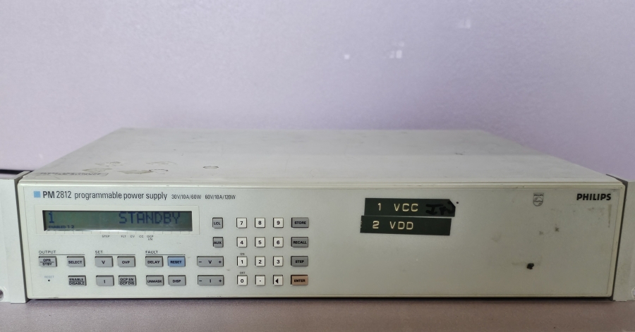 Fluke Philips PM-2812 60 V 10 A Dual Output Programmable Power Supply, photo 2 of 16