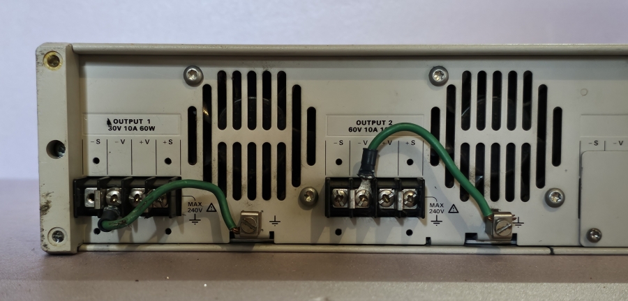Fluke Philips PM-2812 60 V 10 A Dual Output Programmable Power Supply, photo 12 of 16