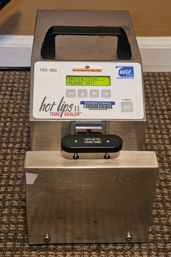 Wave Bio Tech Hot Lips II HTLS-II 28945372 Tube Sealer; SN:1488988; White [2010]	, photo 1 of 11