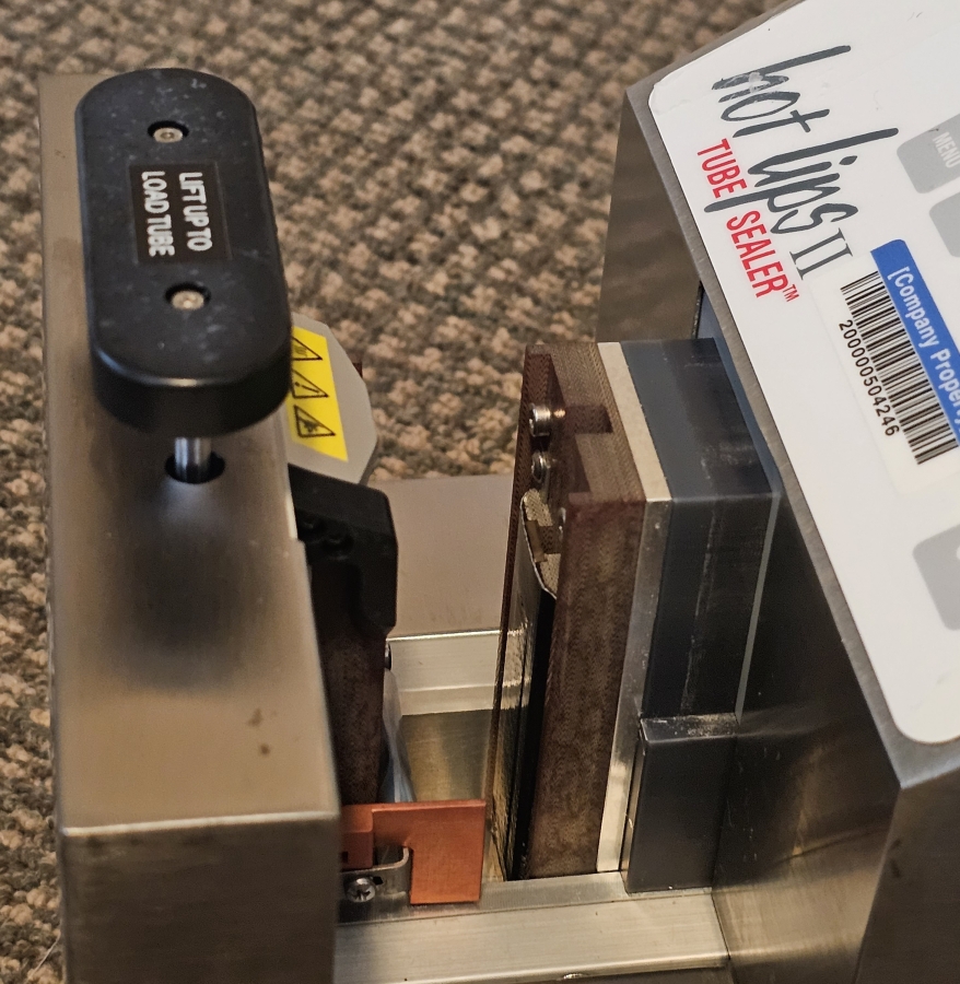 Wave Bio Tech Hot Lips II HTLS-II 28945372 Tube Sealer; SN:1488988; White [2010]	, photo 5 of 11