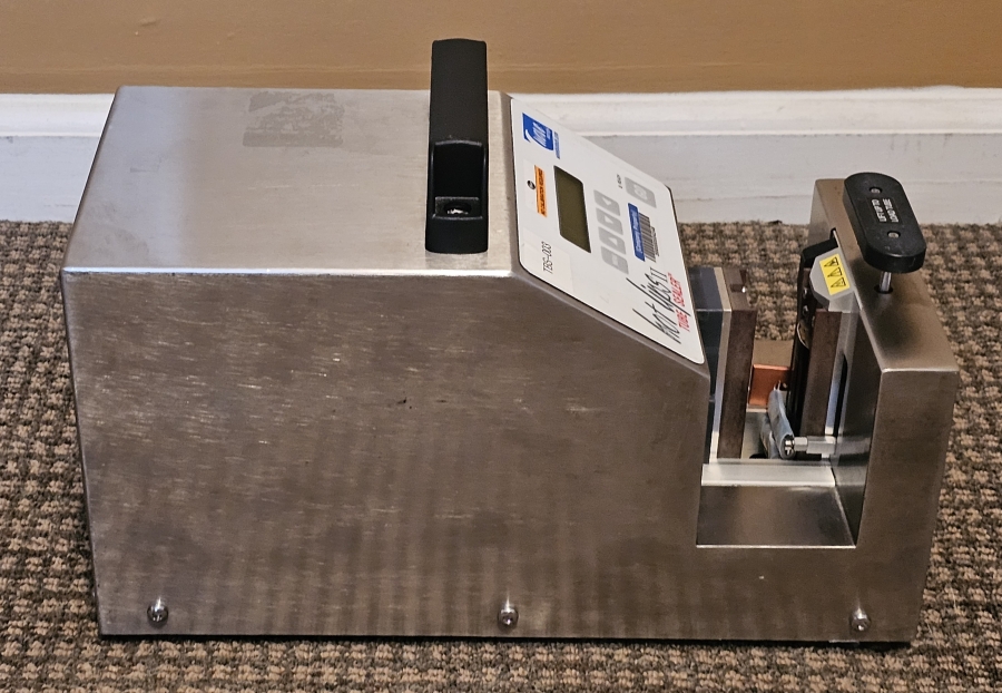 Wave Bio Tech Hot Lips II HTLS-II 28945372 Tube Sealer; SN:1488988; White [2010]	, photo 10 of 11