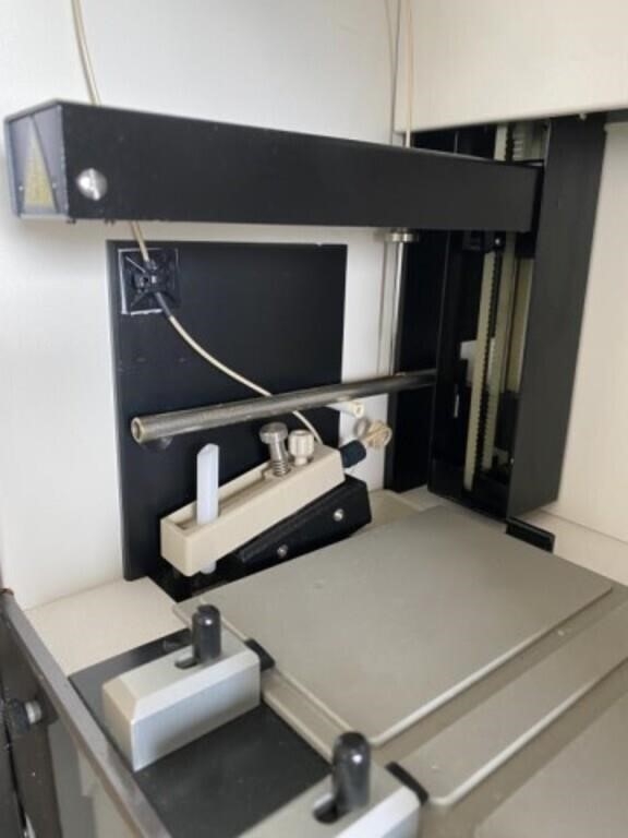 GE Healthcare Biacore 3000 SPR Surface Plasmon Resonance BR-1100-45; SN:33-4213-3138, photo 2 of 9