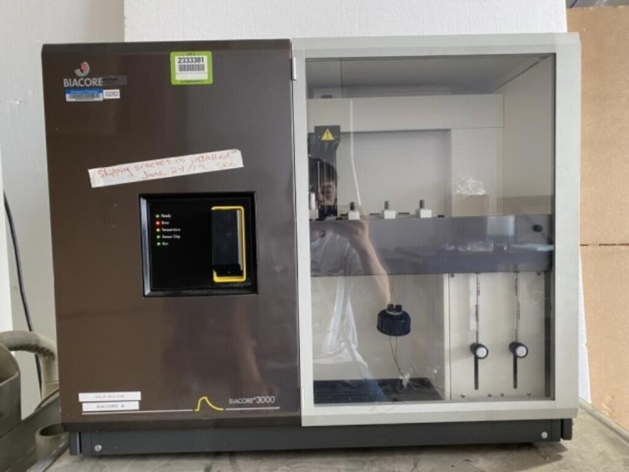 GE Healthcare Biacore 3000 SPR Surface Plasmon Resonance BR-1100-45; SN:33-4213-3138, photo 1 of 9