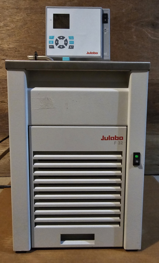 Julabo F32 HE Refrigerated/Heating Water Bath Chiller; SN:10076935/00176191, photo 1 of 29