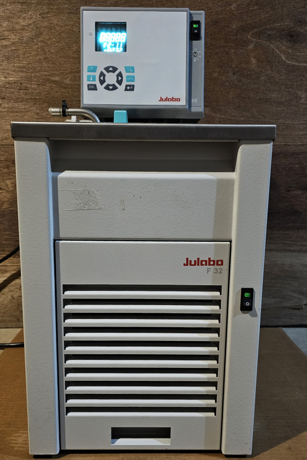 Julabo F32 HE Refrigerated/Heating Water Bath Chiller; SN:10076935/00176191, photo 28 of 29