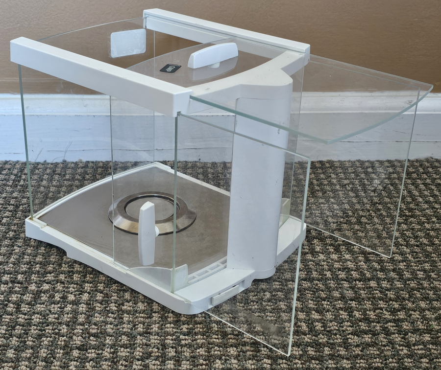Sartorius LE26P Laboratory Balance; Missing Electronics Box; SN: 192047300, photo 11 of 20
