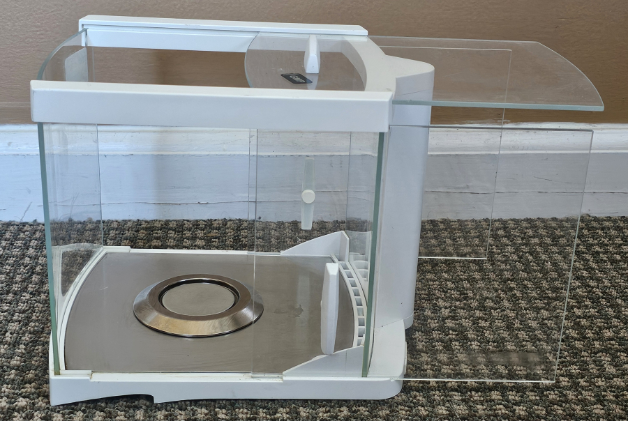 Sartorius LE26P Laboratory Balance; Missing Electronics Box; SN: 192047300, photo 12 of 20