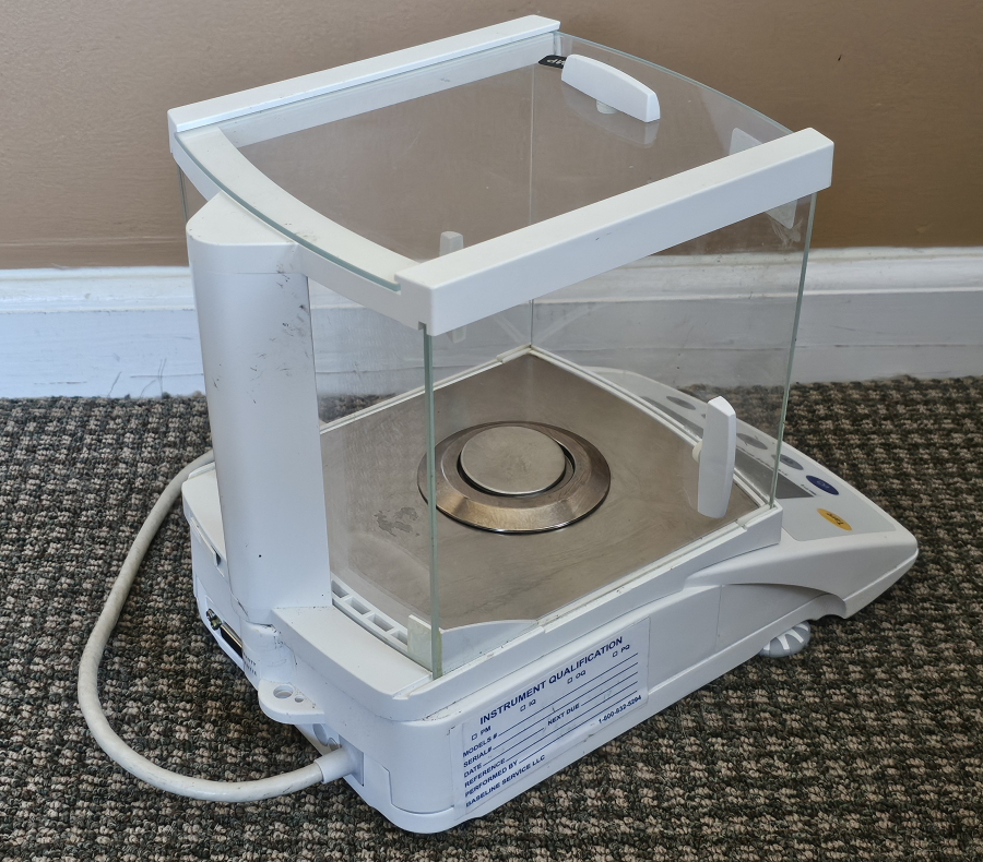 Sartorius LE26P Laboratory Balance; Missing Electronics Box; SN: 192047300, photo 15 of 20