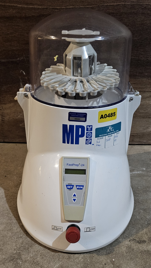 MP Biomedicals FastPrep-24 Classic Bead Beating Grinder and Lysis System FOR PARTS/REPAIR; SN:17023464, photo 1 of 17