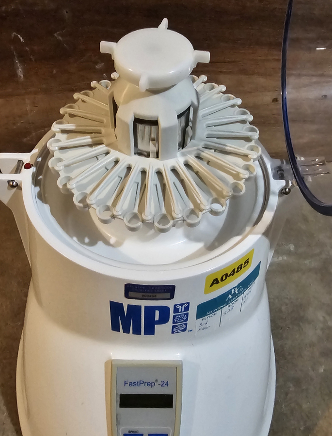 MP Biomedicals FastPrep-24 Classic Bead Beating Grinder and Lysis System FOR PARTS/REPAIR; SN:17023464, photo 5 of 17