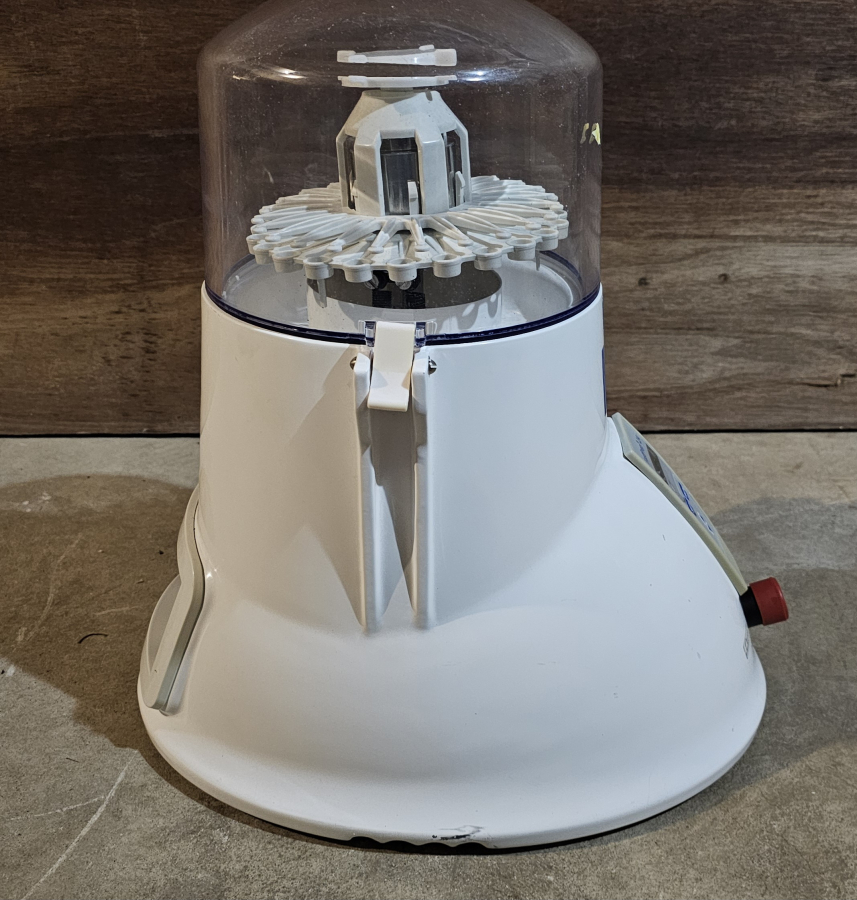 MP Biomedicals FastPrep-24 Classic Bead Beating Grinder and Lysis System FOR PARTS/REPAIR; SN:17023464, photo 13 of 17