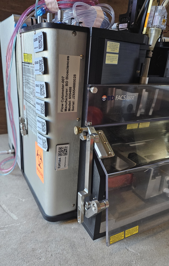 Flow Cytometer Cell Sorter, Model FACSJazz 655488, Year 2016, Serial Number JZ6554880028, photo 9 of 26