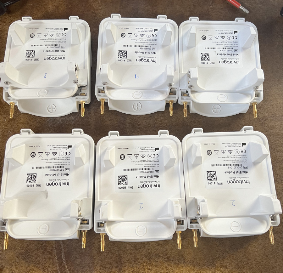 Invitrogen Electrophoresis System: 1x PowerEase Touch 350W; 3x Mini Gel Tanks; 6x Mini Blot Modules; SN:PS0350220609010, photo 16 of 24