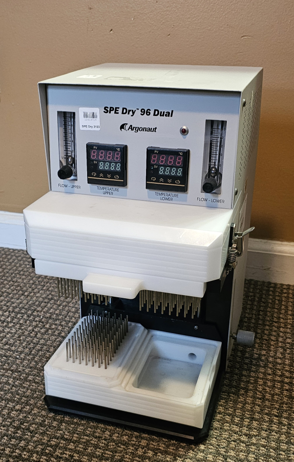 Jones Chromatography Argonaut SPE Dry-96 DUAL Chromatography Sample Concentrator System; SN:1106/9, photo 9 of 26