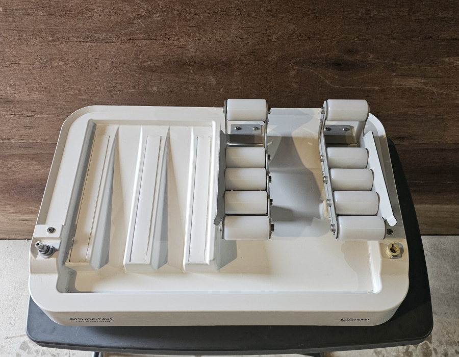 Invitrogen Attune NxT EFS1 External Fluid System; SN:DEFS101310318, photo 2 of 21
