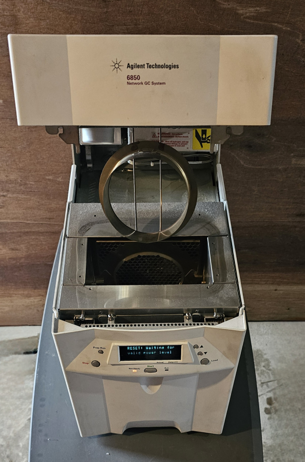 Agilent 6850A G2630A Network GC System; SN:CN10643004, photo 11 of 31