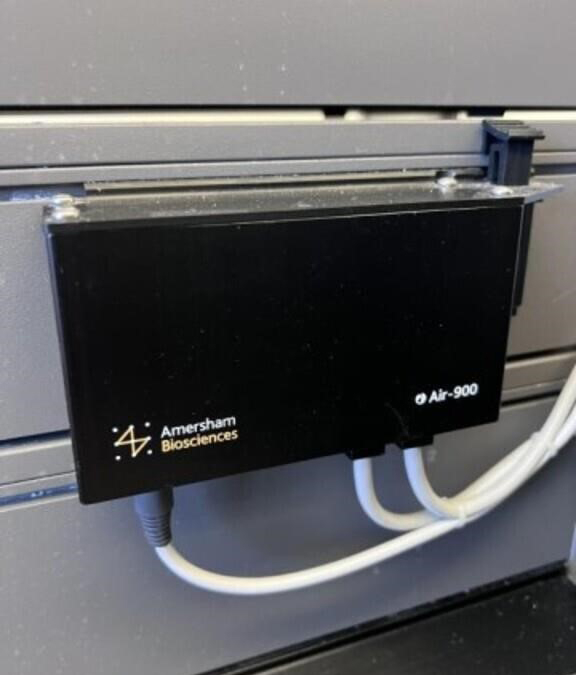 GE AktaExplorer 100 FPLC System includes: Tray, ph/C-900, UV-900, P-900, Air-900, PV-908, P-960, M-925, Frac-950, Computer and UPS, photo 9 of 20