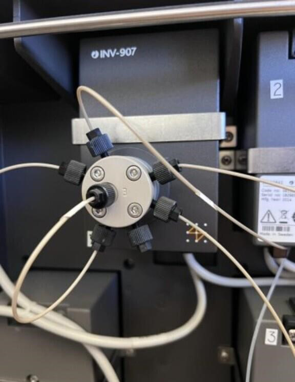 GE AktaExplorer 100 FPLC System includes: Tray, ph/C-900, UV-900, P-900, Air-900, PV-908, P-960, M-925, Frac-950, Computer and UPS, photo 10 of 20