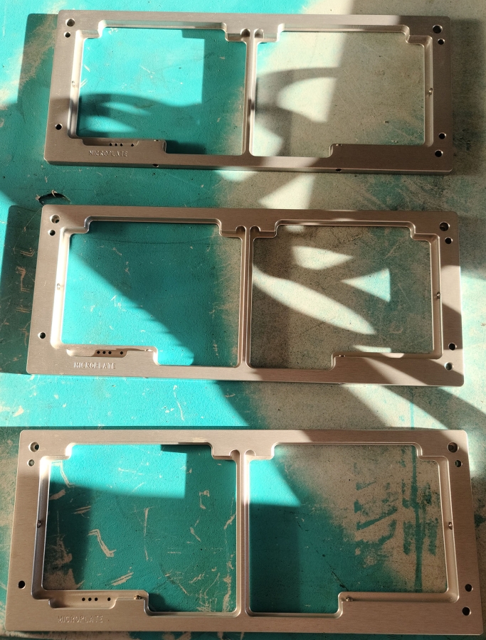 Essen BioScience Cell Imaging System IncuCyte FLR Microscope & Controller; SN:35183/30183, photo 14 of 21