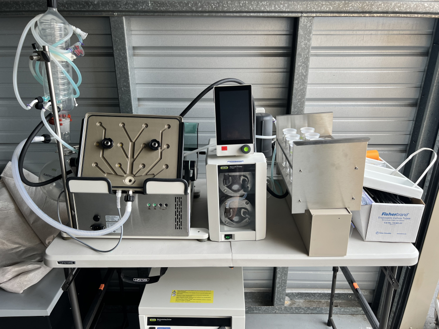 BUCHI SyncorePlus Polyvap Parallel Evaporator System, Glassware, V-300 Vacuum Pump, F-308 Recirculating Chiller, Accessories; SN:1100060089/85/90, photo 24 of 24