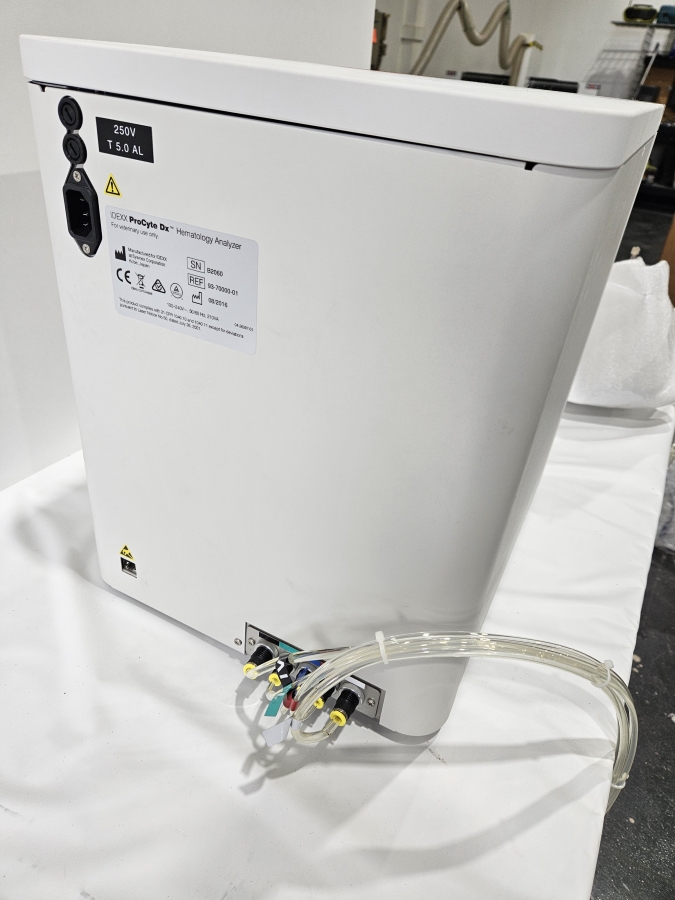 IDEXX ProCyte Dx Hematology Analyzer. 2016; SN:B2060, photo 9 of 17