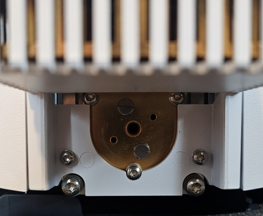 Agilent G1958B G1958-65638 Mass Spectrometer Source; SN:SG220890381, photo 20 of 21