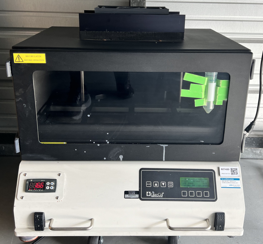 Glas-Col 107A DPMINC1216 16 Position Orbital Micro-Expression Platform Mixer Incubator Shaker for Deep Well Plates; SN:411406, photo 1 of 9