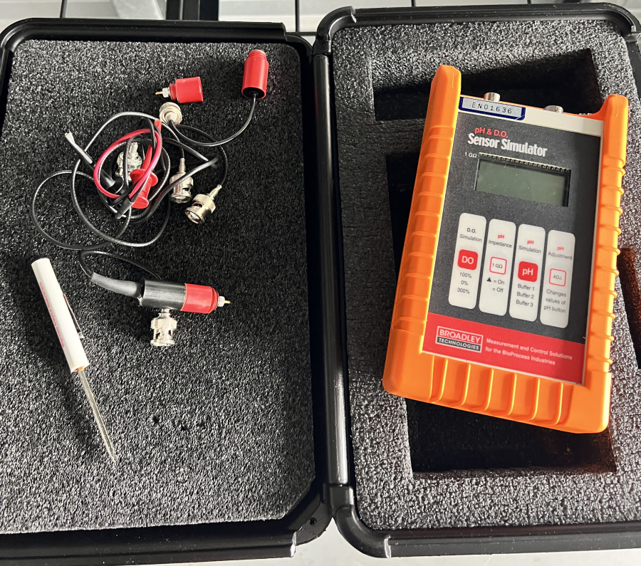 Broadley James AM-9504 pH & D.O. Sensor Simulator; SN:312081, photo 1 of 9