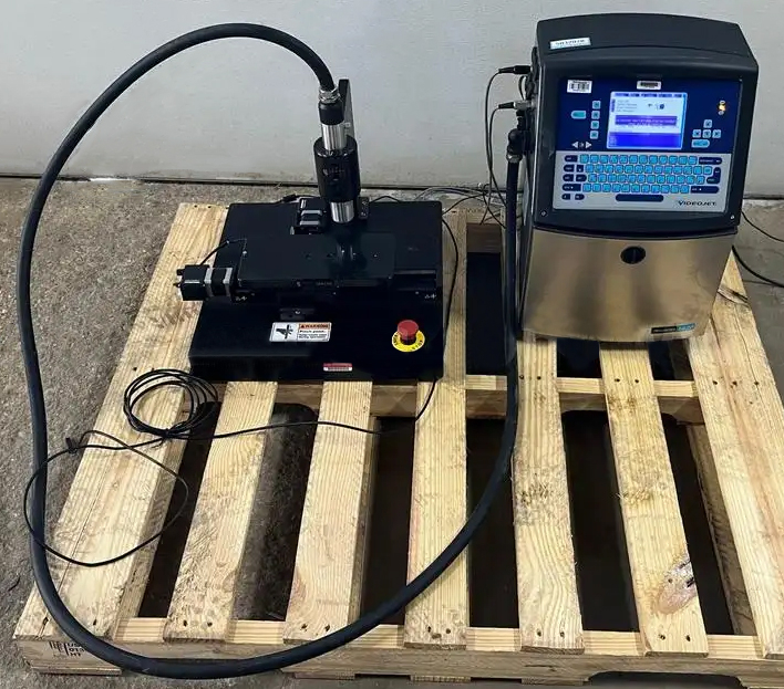 Videojet 1520 Industrial Inkjet Coding Machine, s/n 1201369C22ZH, with Tubewriter 360 Labeling System, photo 1 of 20