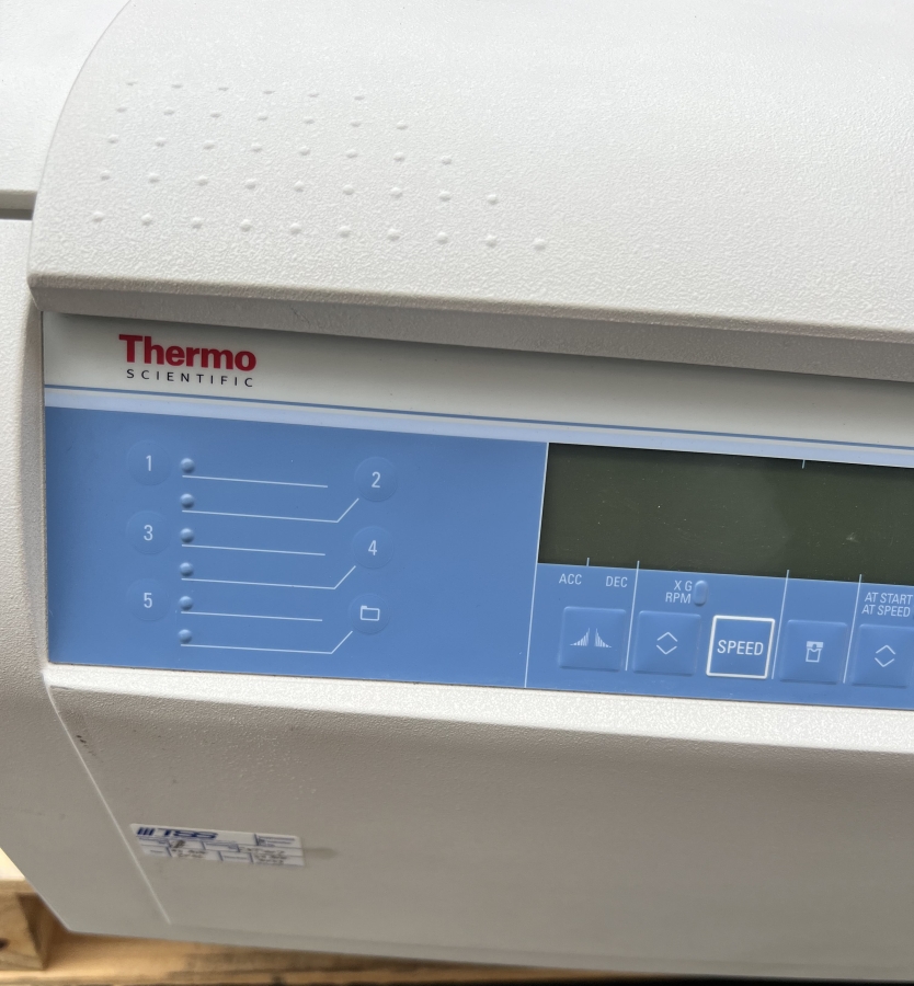 Thermo Fisher Scientific 75004521 Sorvall Legend XTR Benchtop Refrigerated Centrifuge includes 75003180 rotor + swinging buckets; SN:41005385, photo 5 of 10