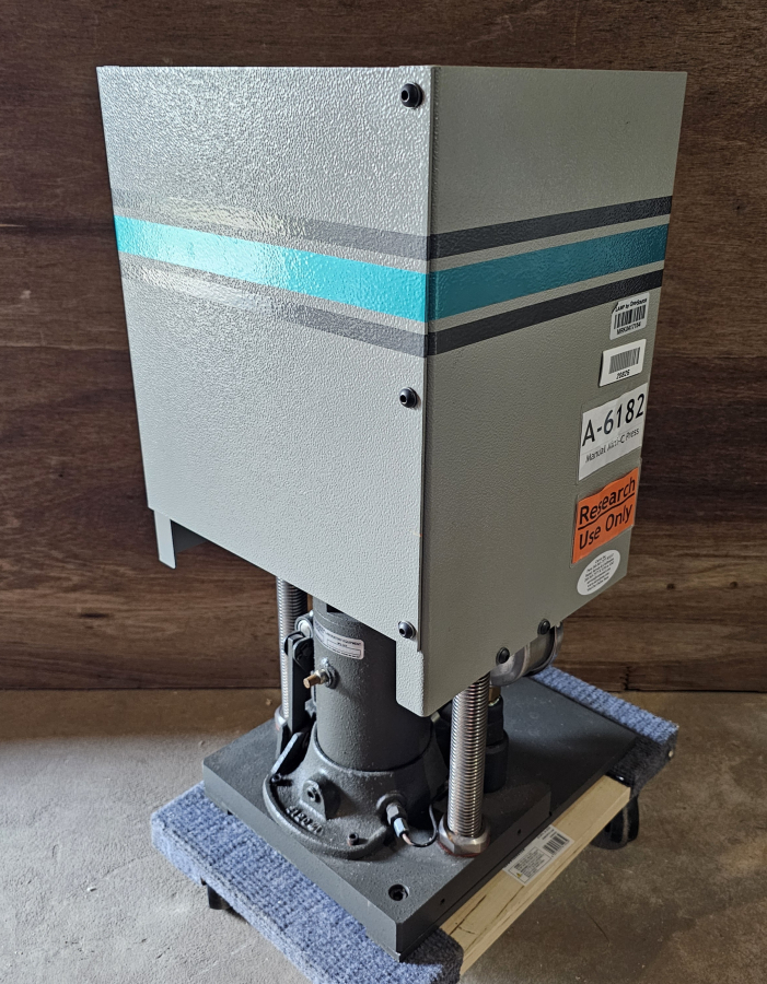 Carver 3850 Bench Top Standard Unheated Press, photo 11 of 19