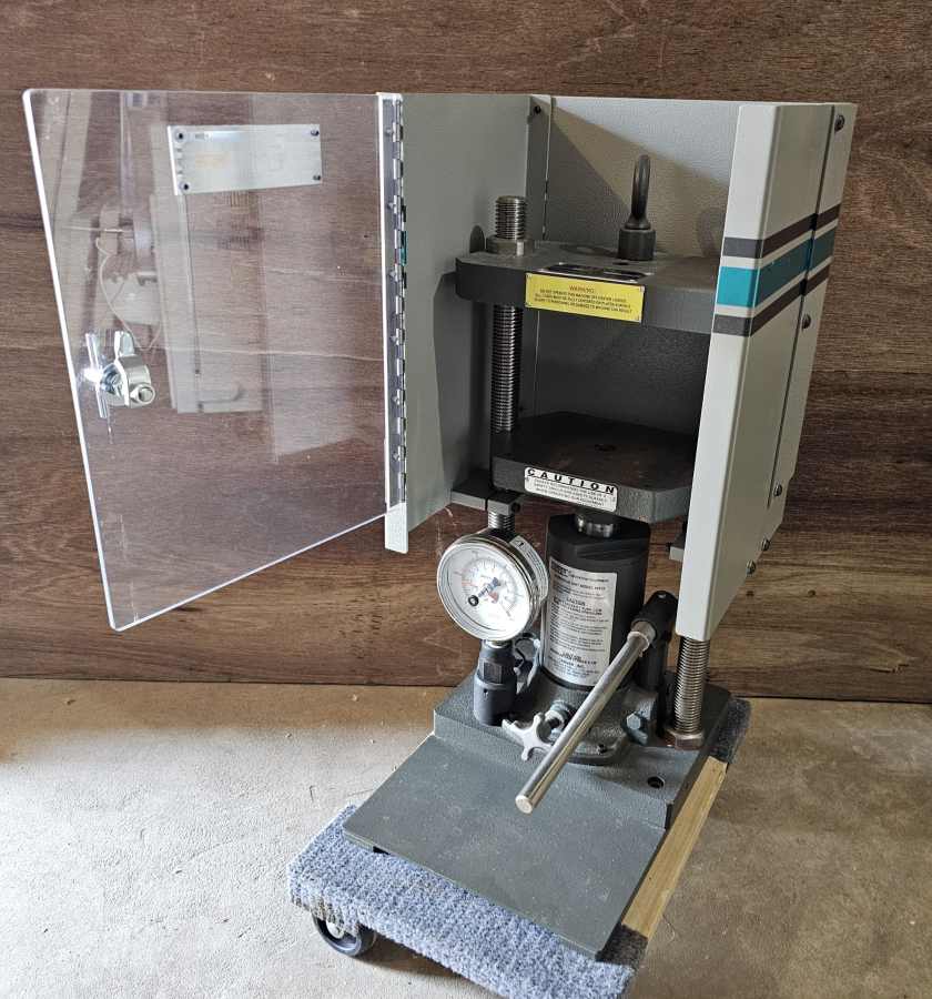 Carver 3850 Bench Top Standard Unheated Press, photo 18 of 19
