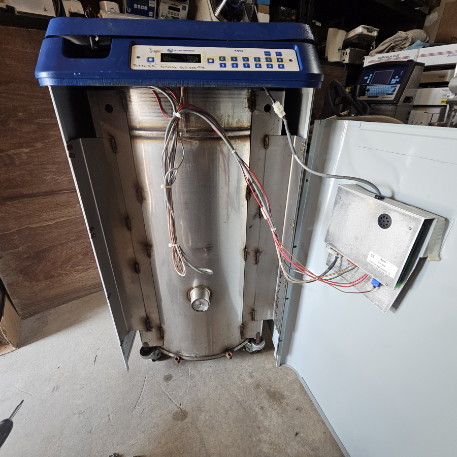 Taylor Wharton 10K Cryo Freezer; SN:562-006-T16, photo 25 of 26