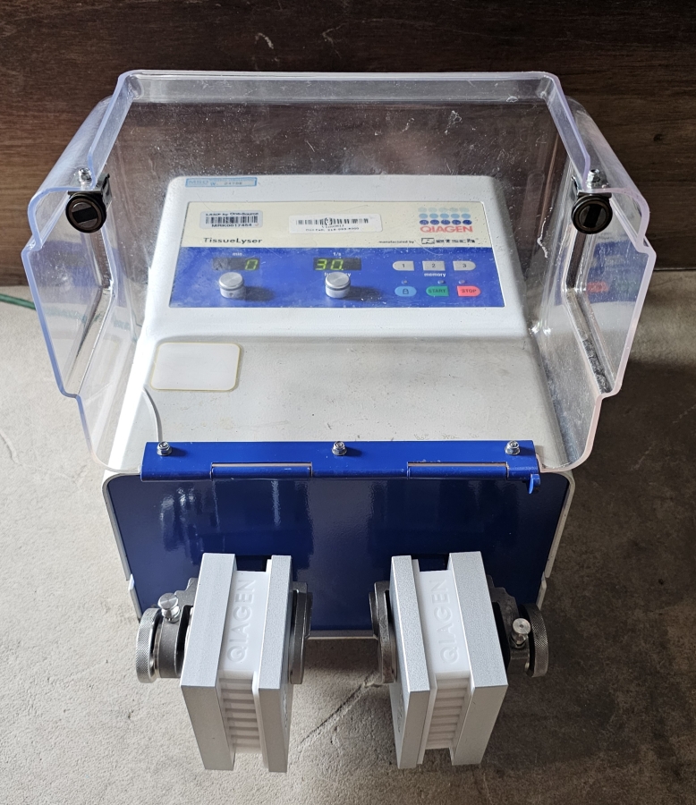 85210 TissueLyser Qiagen Universal Laboratory Mixer-Mill Disruptor, photo 10 of 23