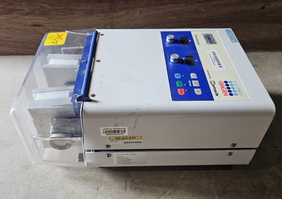 85210 TissueLyser Qiagen Universal Laboratory Mixer-Mill Disruptor, photo 20 of 23