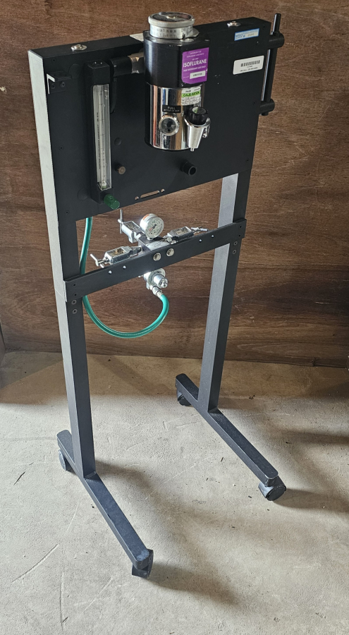 VetEquip Rolling Veterinary Isoflurane Vaporizer Cart + Manifold + Tubing, photo 5 of 18