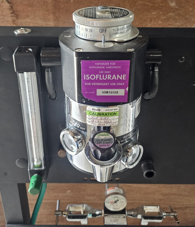 VetEquip Rolling Veterinary Isoflurane Vaporizer Cart + Manifold + Tubing, photo 7 of 18