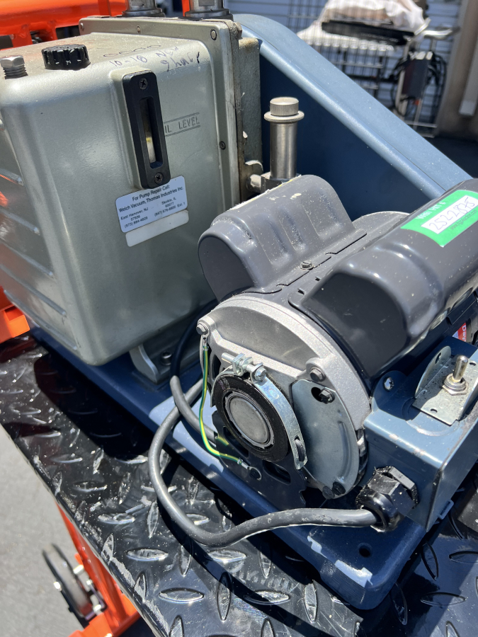 Welch 1402N Chemstar Duo-Seal Belt-Driven Vacuum Pump + 30PT62 Motor, pump 4, photo 3 of 6