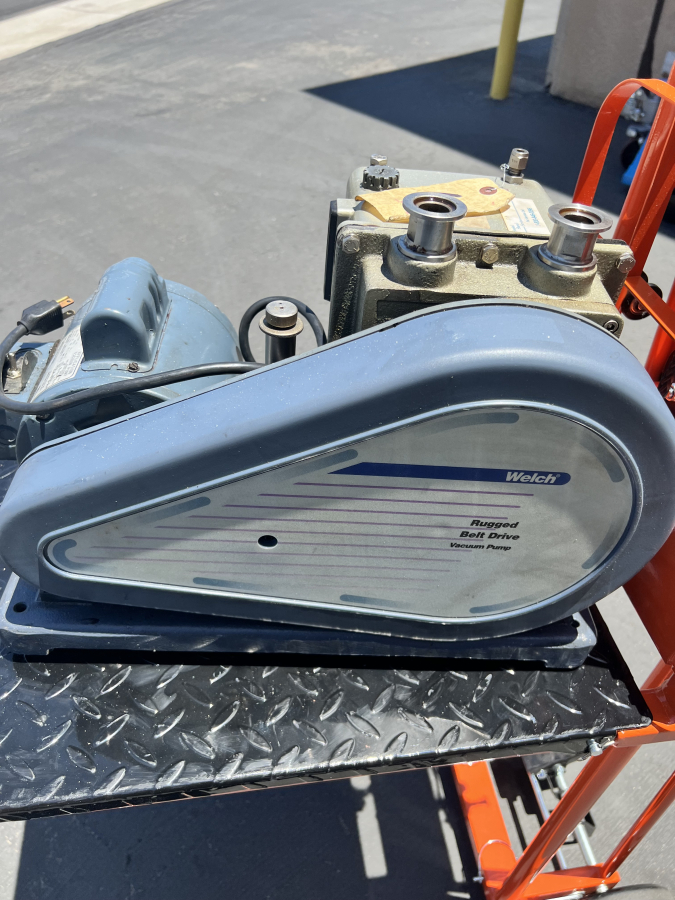 Welch 1402N Chemstar Duo-Seal Belt-Driven Vacuum Pump + C63CXGZP Motor pump 6, photo 6 of 6