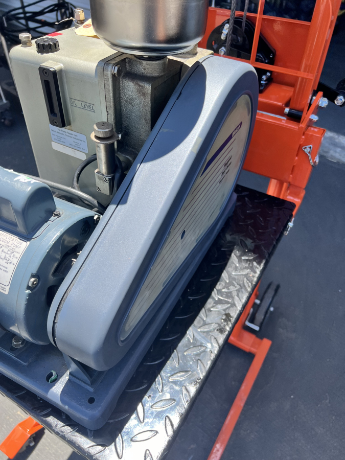 Welch 1402N Chemstar Duo-Seal Belt-Driven Vacuum Pump + C63CXGZP + Filter pump 10, photo 1 of 7