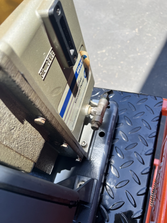 Welch 1402N Chemstar Duo-Seal Belt-Driven Vacuum Pump + C63CXGZP + Filter pump 10, photo 5 of 7