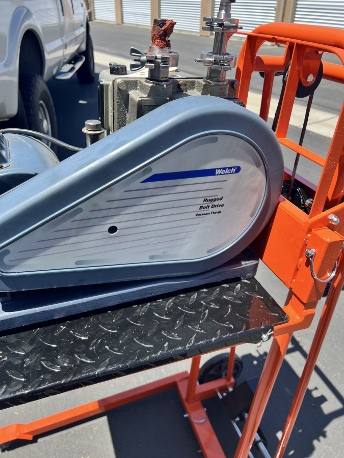 Welch 1402N Chemstar Duo-Seal Belt-Driven Vacuum Pump + C63CXGZP Motor pump 11, photo 3 of 6