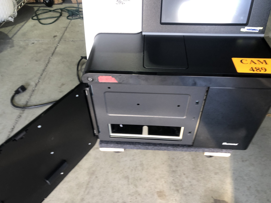 Illumina Sequencer NextSeq 500; SN:NS500482, photo 2 of 16