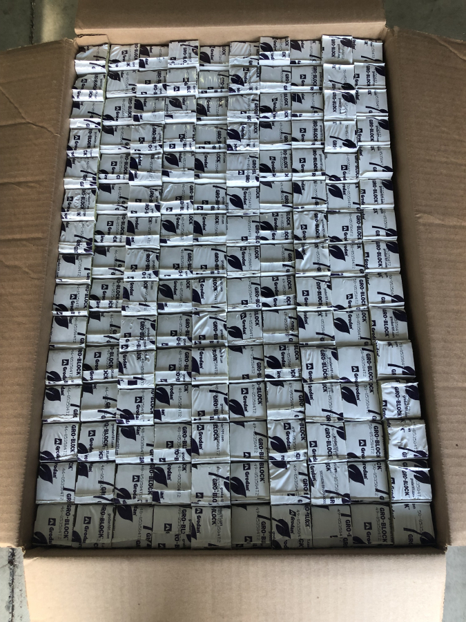 BULK 2,250 Grodan Rock Wool 1.5" x 1.5 x 1.5 Planting Cubes WITH HOLE Stone Wool, photo 1 of 5