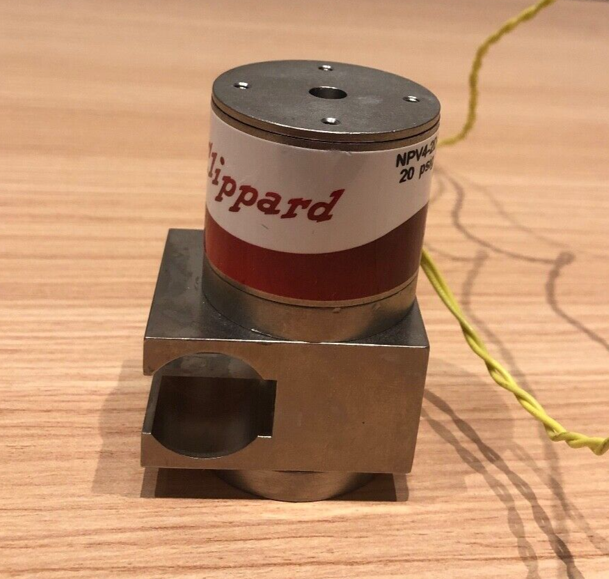 Clippard NPV4-2D-06-12 Miniature Pinch Valve, photo 1 of 5
