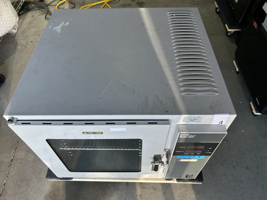 Fisher Scientific Isotemp 282A Vacuum Oven SN:108N0087, photo 3 of 18