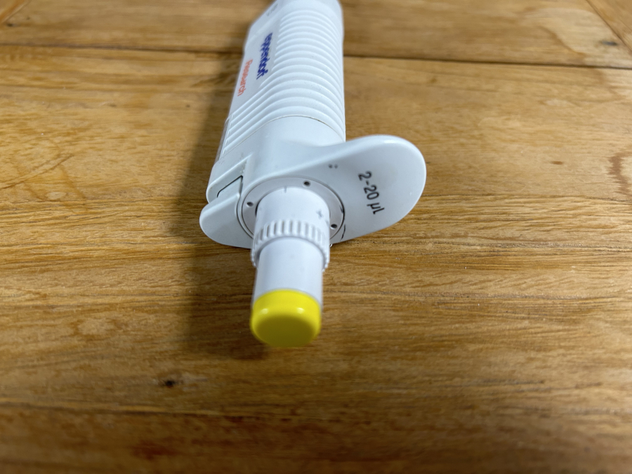 Eppendorf Research PhysioCare 2-20 uL Single-Channel Adjustable Pipette, photo 3 of 4