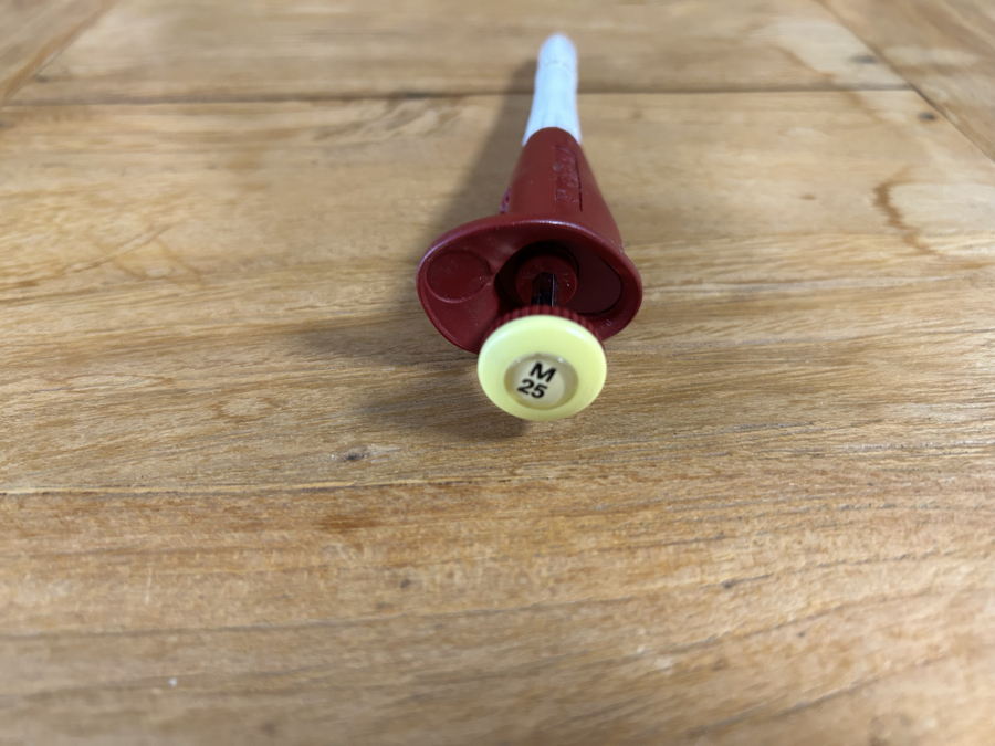 Gilson Microman M25 Red Single-Channel Positive Pos-D Pipette, photo 3 of 3