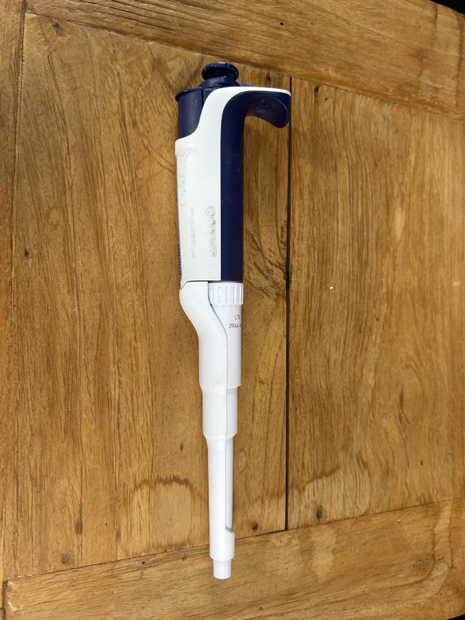 Rainin Pipet-Lite XLS 200-2000 uL LTS L-2000 2-mL RFID Single-Channel Pipette 2mL, photo 2 of 5